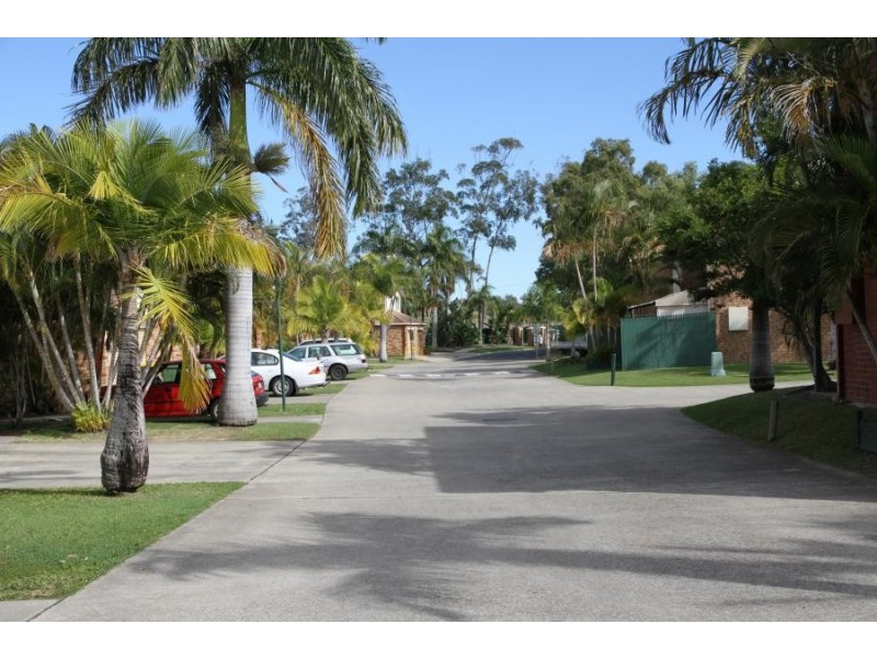 643 Pine Ridge Road, Biggera Waters QLD 4216