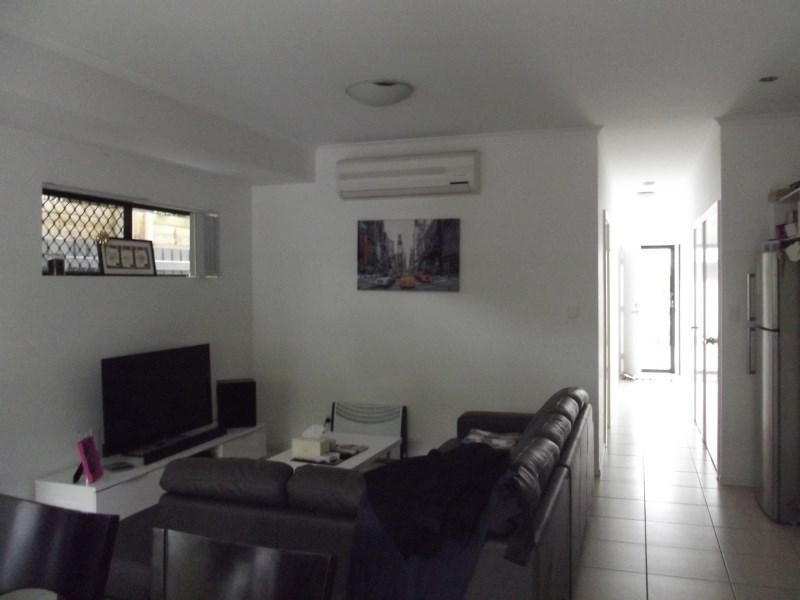 12 / 7 FIGBIRD CRES, Buderim QLD 4556