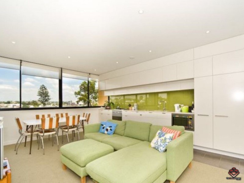 247/ 10 Pidgeon Close, West End QLD 4101