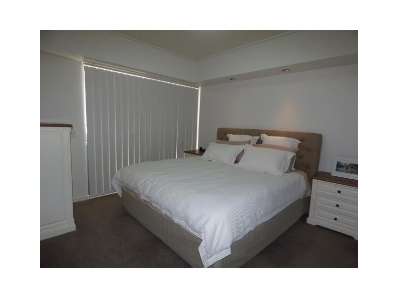 1033/ 16 Surbiton Court, Carindale QLD 4152