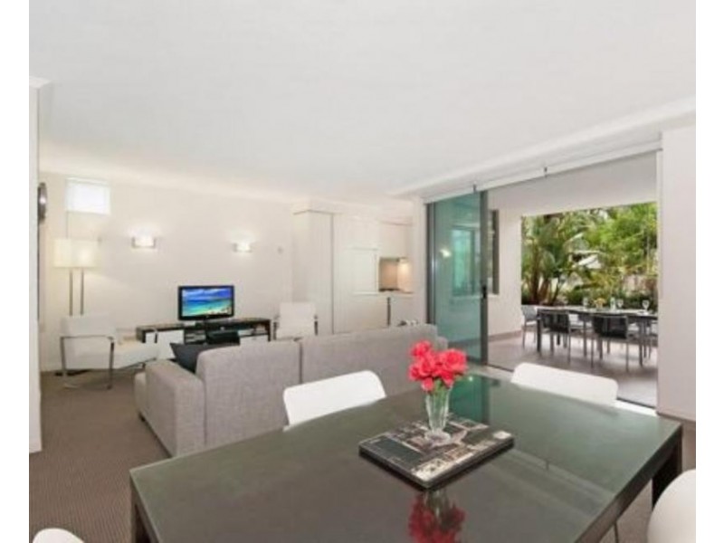 D2/20 Bayview Street, Runaway Bay QLD 4216