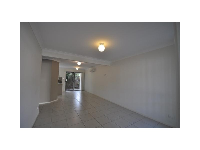 130 Jutland Street, Oxley QLD 4075