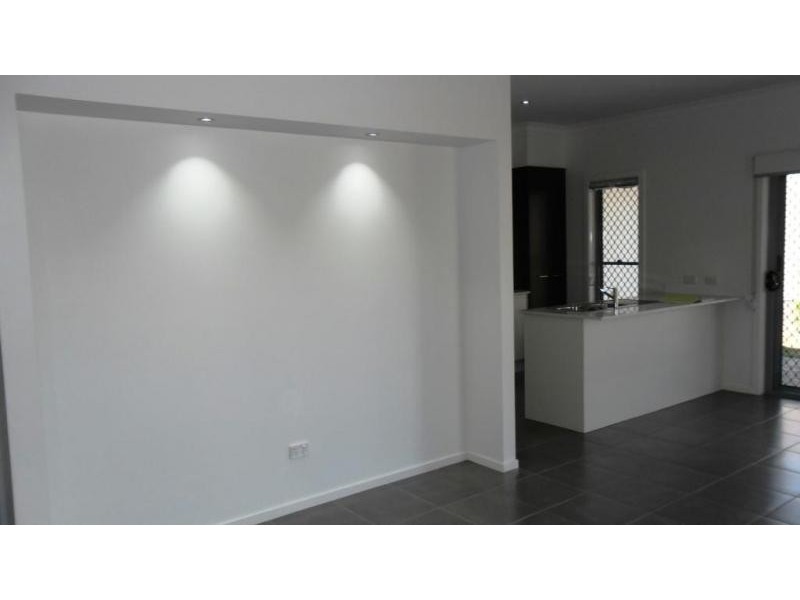 9010 Halyard Cres, Hope Island QLD 4212