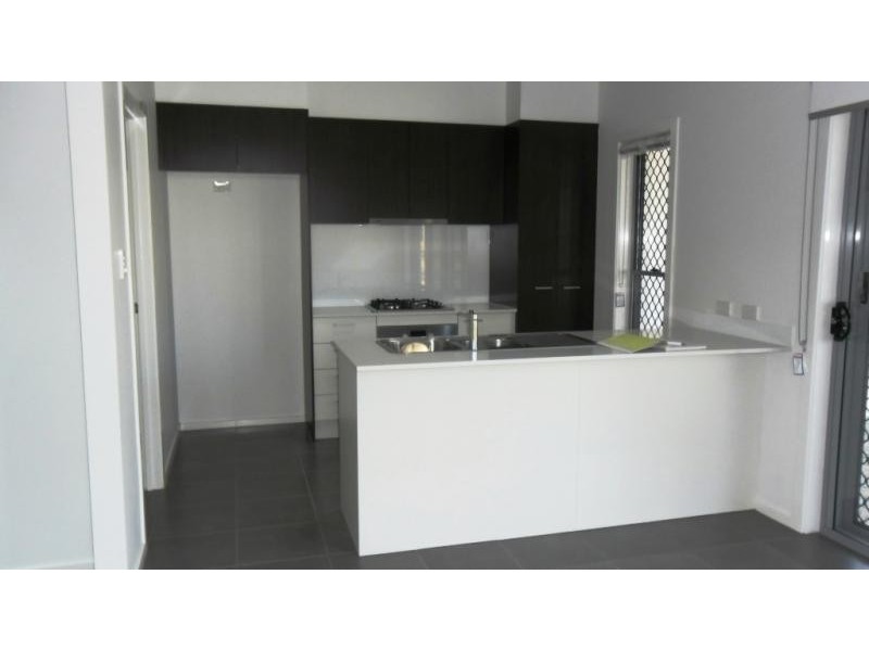 9010 Halyard Cres, Hope Island QLD 4212