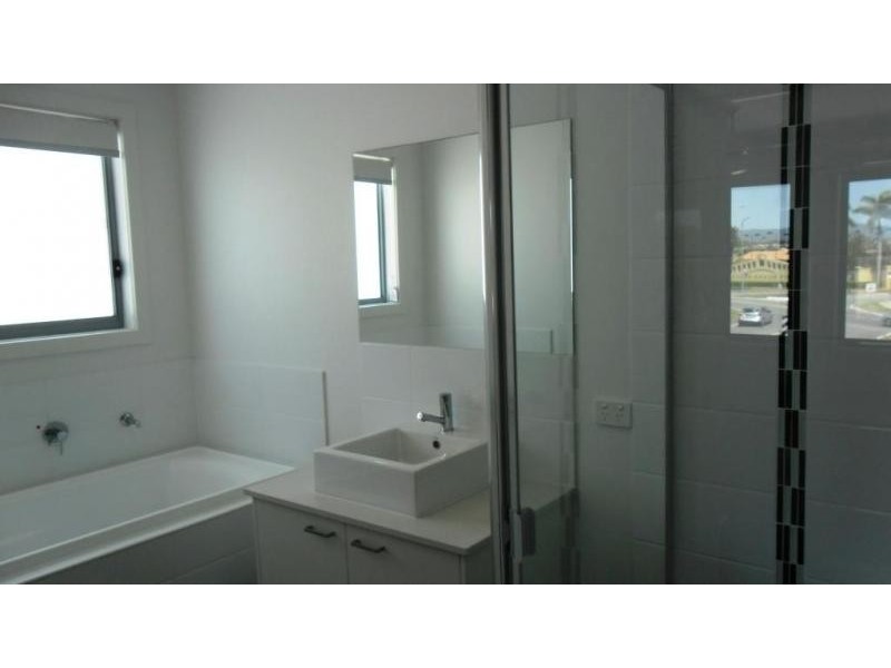 9010 Halyard Cres, Hope Island QLD 4212