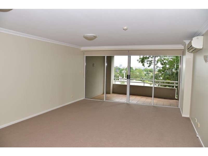 2 /180 – 190 Swann Rd, Taringa QLD 4068
