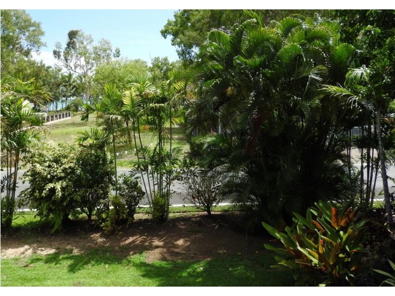Clifton Beach QLD 4879