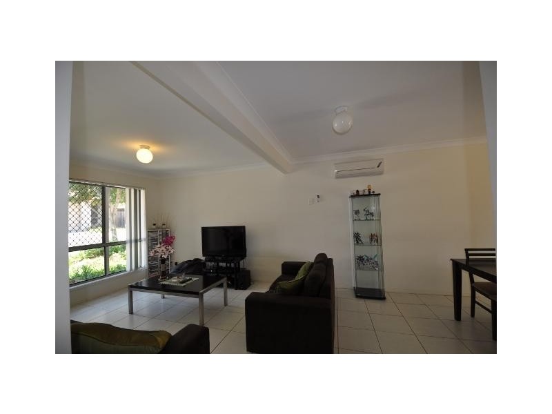 130 Jutland Street, Oxley QLD 4075