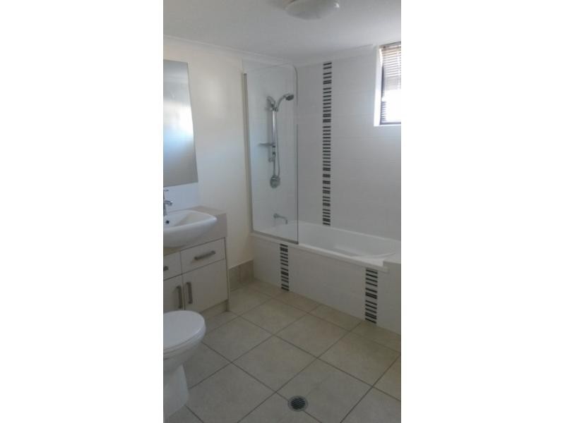 1 / 6-24 Henry Street, West End QLD 4810