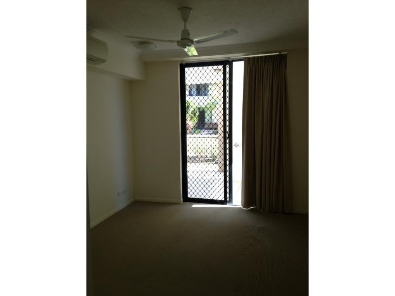 1 / 6-24 Henry Street, West End QLD 4810