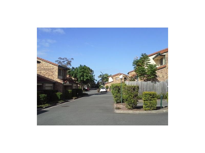 10 ADRIAN PLACE, Wishart QLD 4122