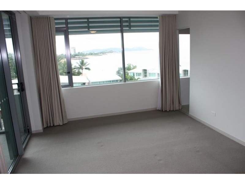 2509/6 Mariners Drive, Townsville City QLD 4810