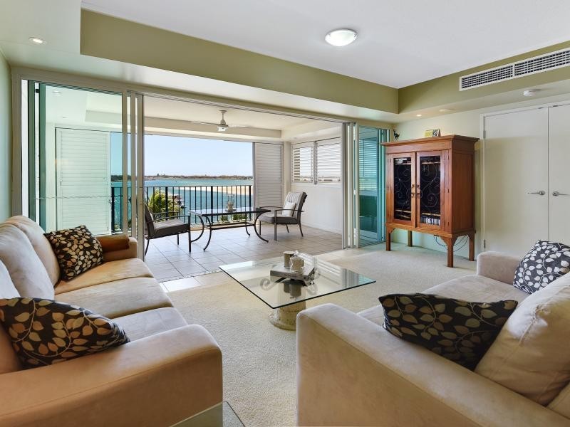 326 Marine Parade, Labrador QLD 4215