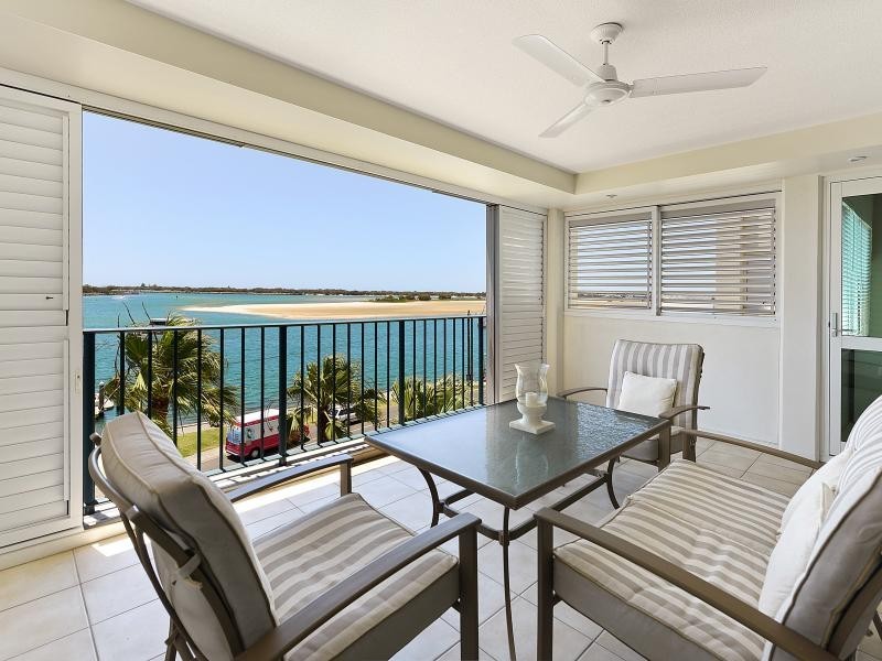 326 Marine Parade, Labrador QLD 4215