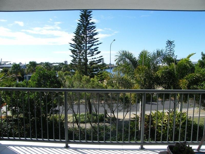 30/4 Grand Parade, Parrearra QLD 4575