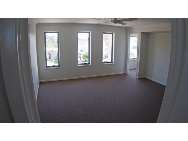 14A Raymond Avenue, Bundall QLD 4217