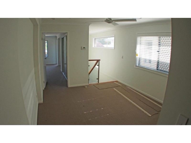 14A Raymond Avenue, Bundall QLD 4217