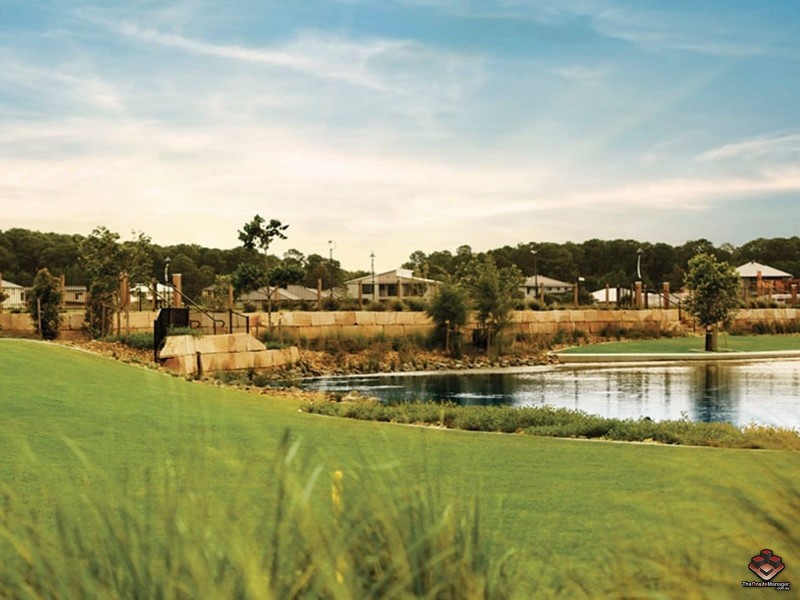 4 Halyard Crescent, Hope Island QLD 4212