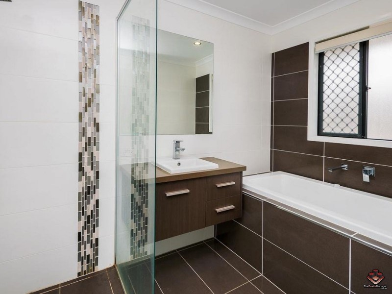 4 Halyard Crescent, Hope Island QLD 4212