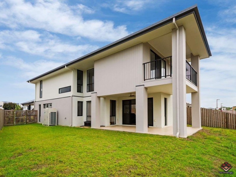 4 Halyard Crescent, Hope Island QLD 4212