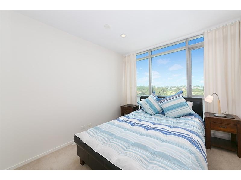 3211/ 211 King Arthur Terrace, Tennyson QLD 4105
