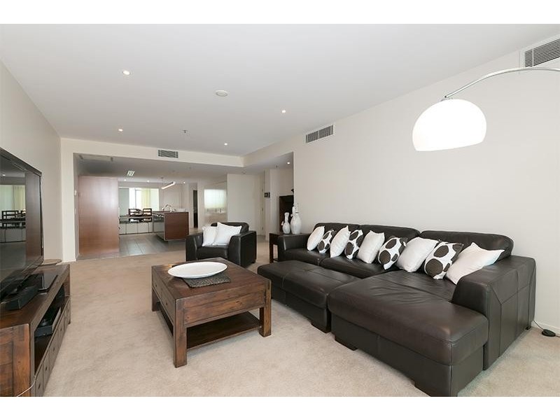 3211/ 211 King Arthur Terrace, Tennyson QLD 4105