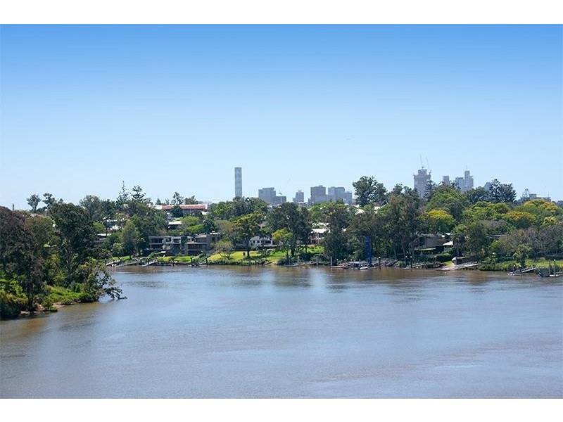 3211/ 211 King Arthur Terrace, Tennyson QLD 4105
