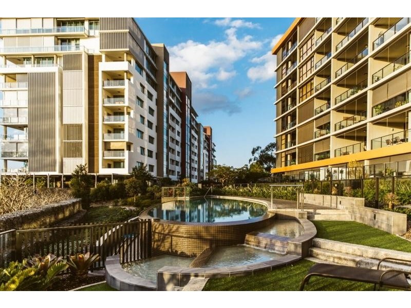 3211/ 211 King Arthur Terrace, Tennyson QLD 4105