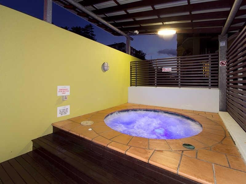 161/8 Land Street, Toowong QLD 4066