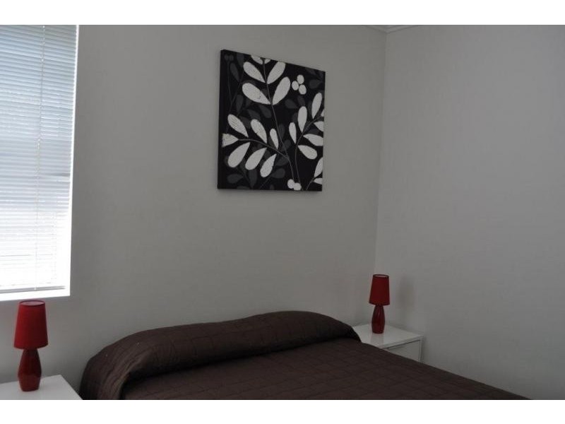 98 University Drive, Varsity Lakes QLD 4227