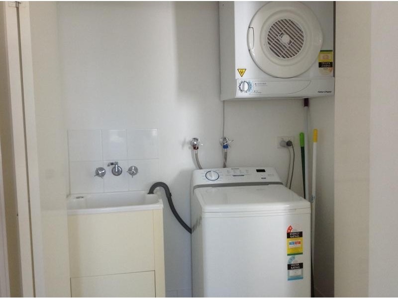 98 University Drive, Varsity Lakes QLD 4227