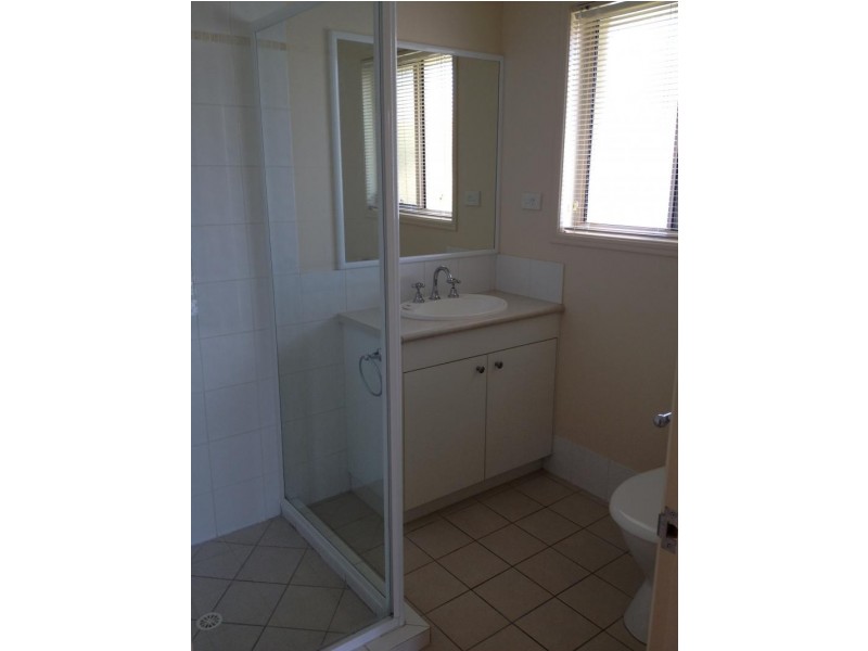 8 Johnston Street, Carina QLD 4152