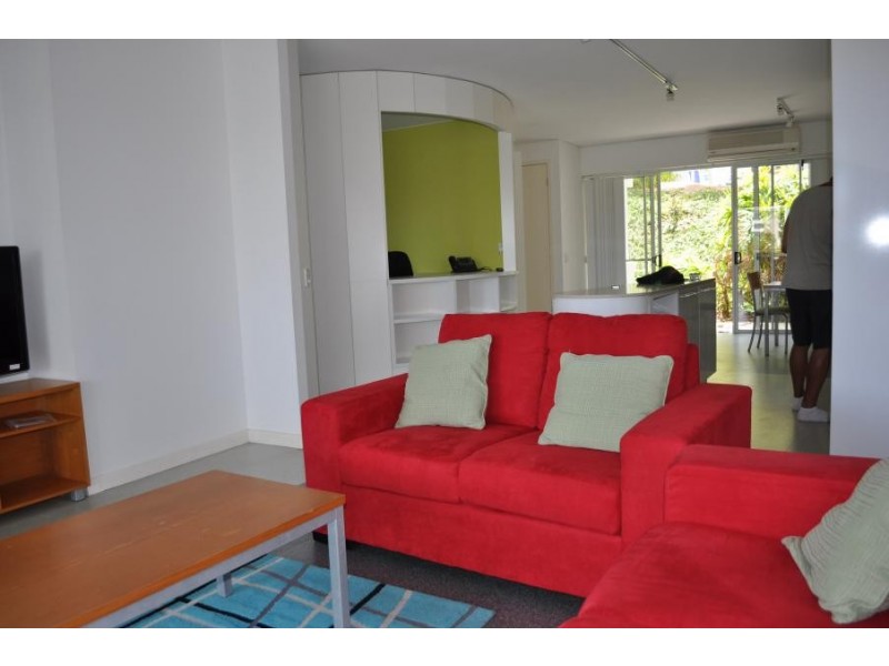 98 University Drive, Varsity Lakes QLD 4227