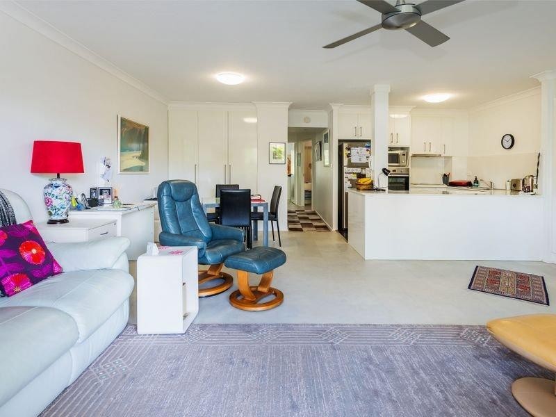 22 Jennifer Ave, Runaway Bay QLD 4216