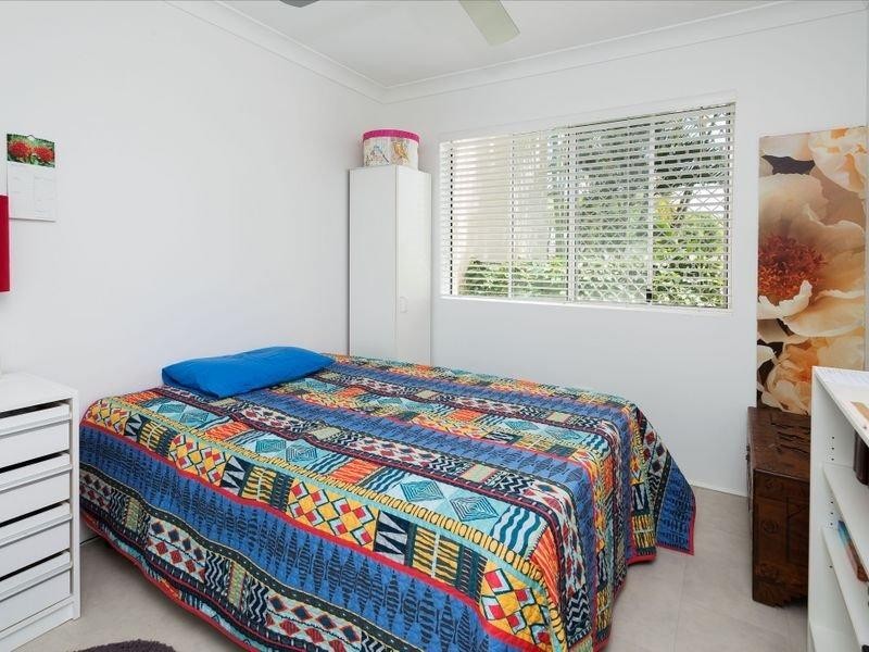 22 Jennifer Ave, Runaway Bay QLD 4216