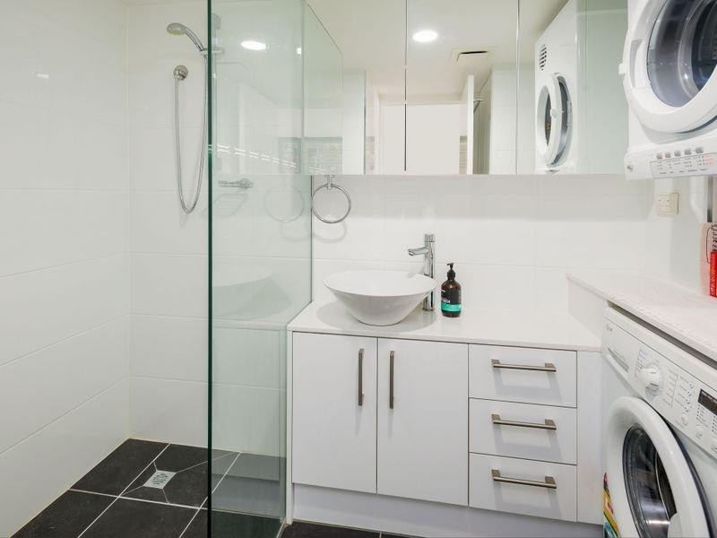 22 Jennifer Ave, Runaway Bay QLD 4216