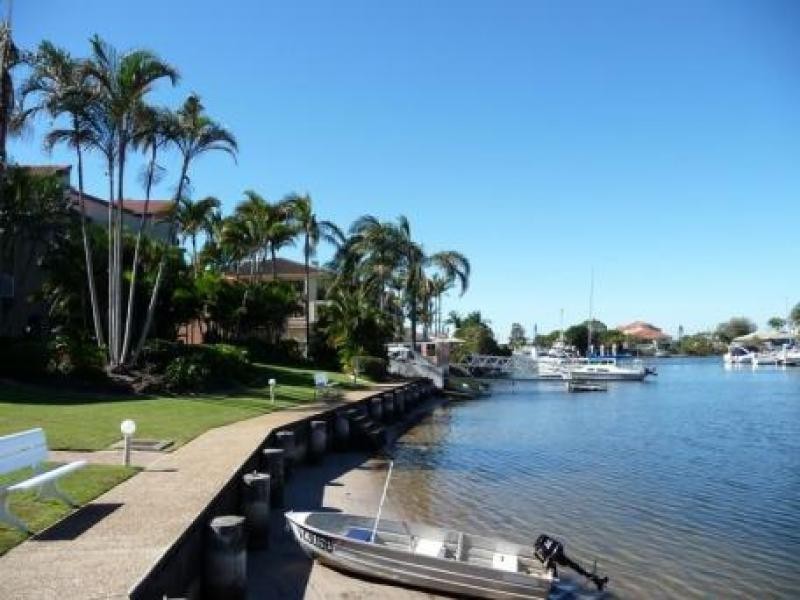 22 Jennifer Avenue, Runaway Bay QLD 4216