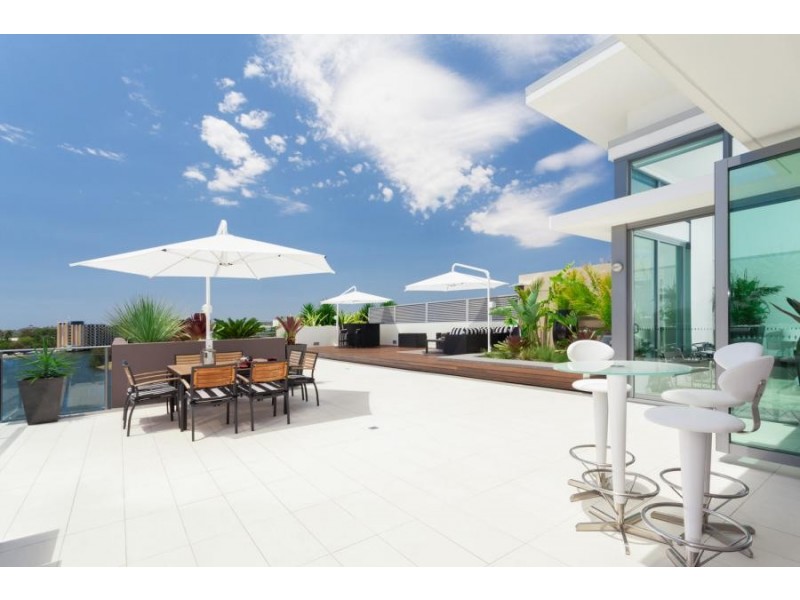 Penthouse / 22 Ben Lexcen Place, Robina QLD 4226