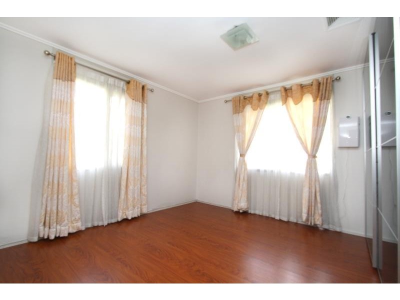 5 Benaud Street, Macgregor QLD 4109