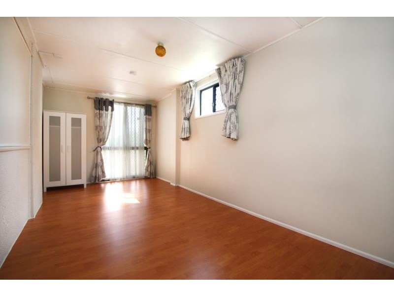 5 Benaud Street, Macgregor QLD 4109