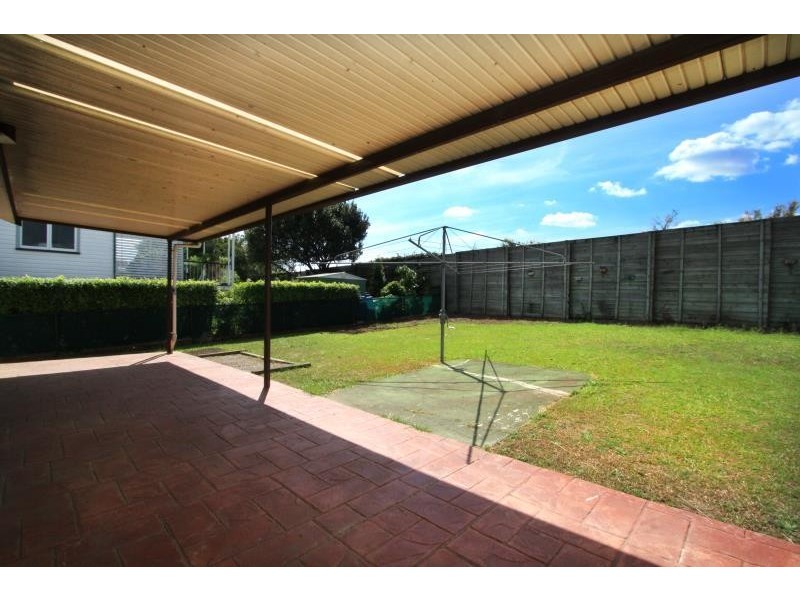 5 Benaud Street, Macgregor QLD 4109