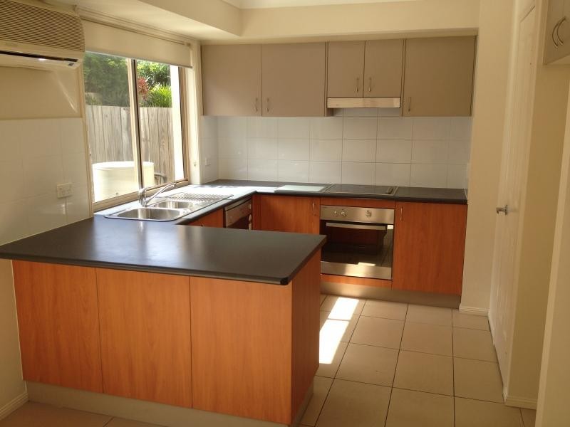 11 Johnston Street, Carina QLD 4152