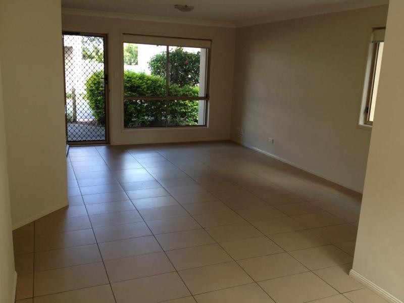 11 Johnston Street, Carina QLD 4152