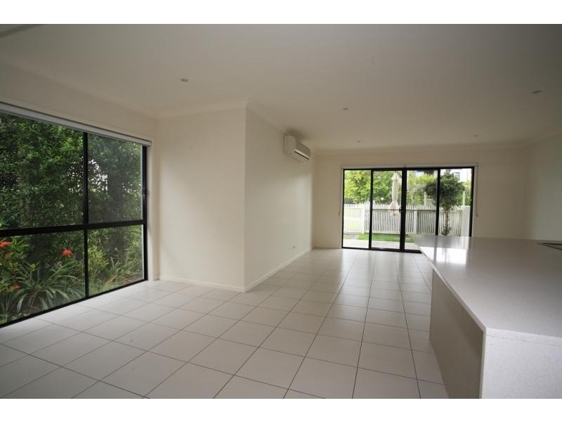 2 Inland Drive, Tugun QLD 4224