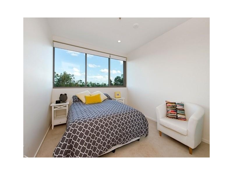 304 / 205 King Arthur Terrace, Tennyson QLD 4105