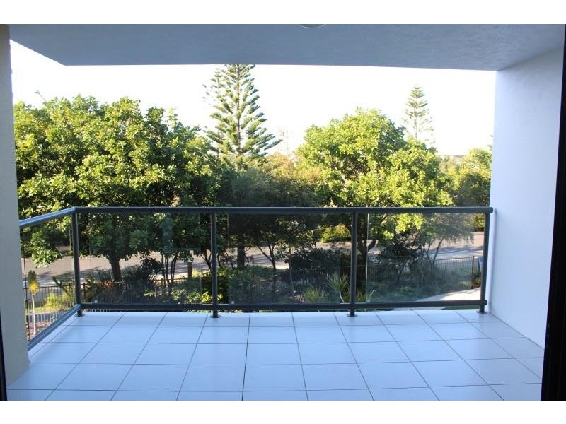 28 / 4 Grand Parade, Parrearra QLD 4575