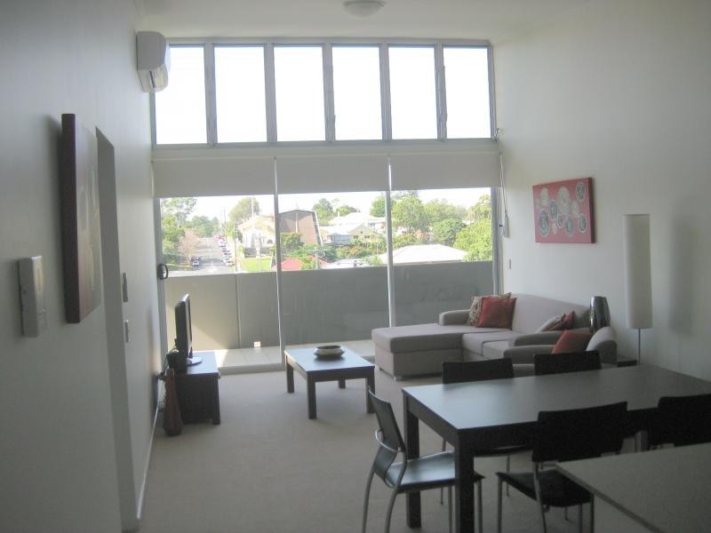 108/95 Clarence Road, Indooroopilly QLD 4068