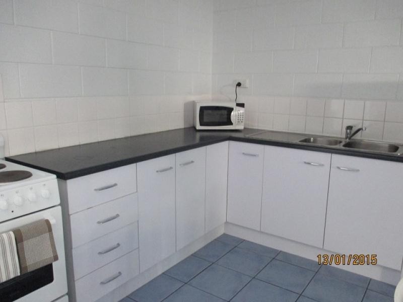 2/3 Primrose Street, North Ward QLD 4810