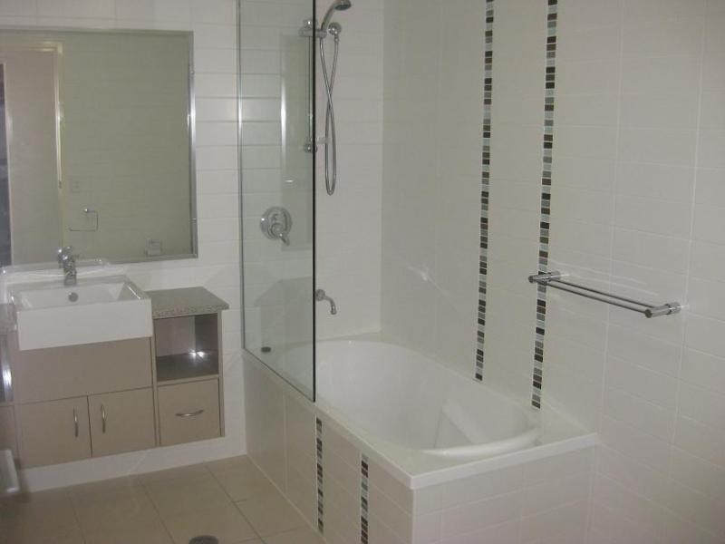 24 Allwood St, Indooroopilly QLD 4068