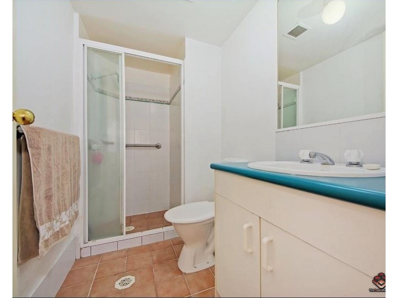 8/75 bayview street, Runaway Bay QLD 4216